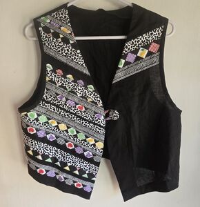 Vinyage Stylish Black And Fruit Patterned Women's Vest